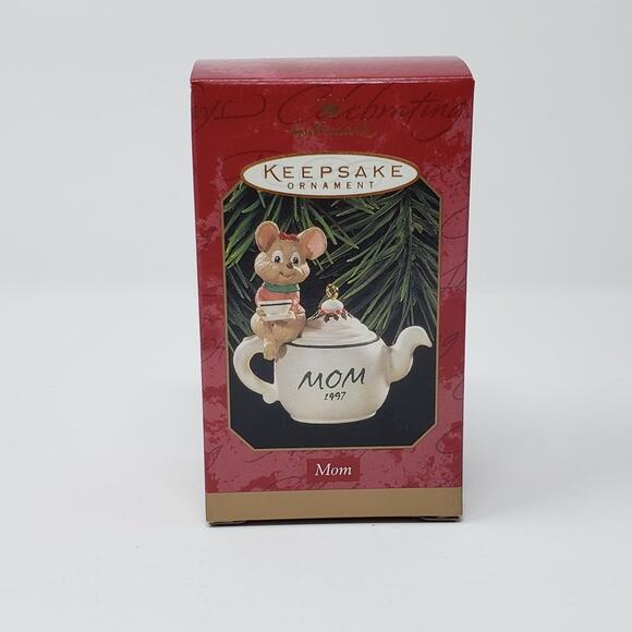 1997 Hallmark Mom Handcrafted Keepsake Holiday Christmas Ornament. - Picture 1 of 7